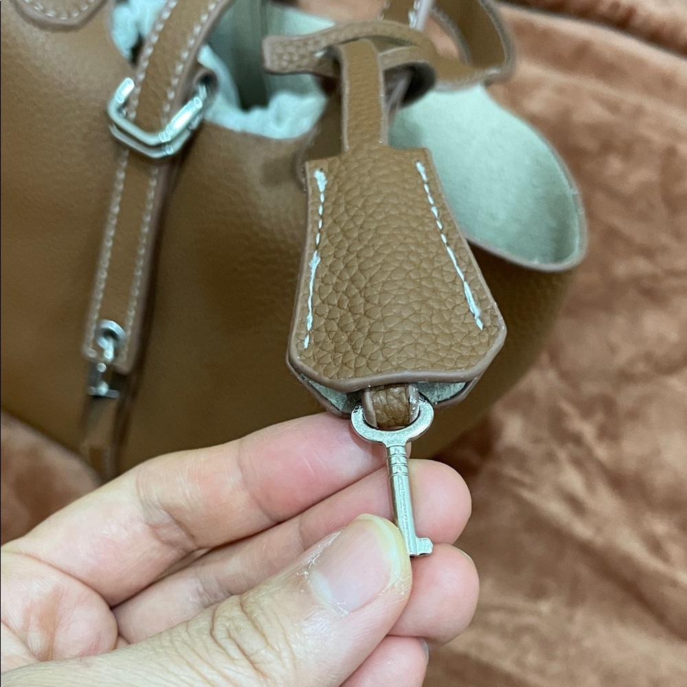 Mini Classic Leather Bag - Picture 7 of 9